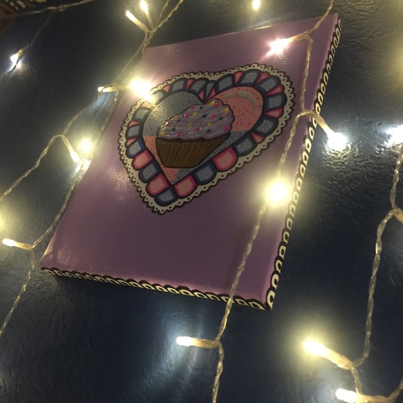 “Original painting” cute heart cupcake <3 - Picture 5 of 10